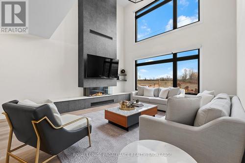 832 Windermere Drive, Kingston (City Northwest), ON - Indoor Photo Showing Living Room