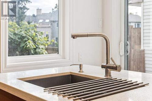6 Gillespie Crescent, Ottawa, ON - Indoor Photo Showing Kitchen