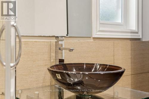 6 Gillespie Crescent, Ottawa, ON - Indoor