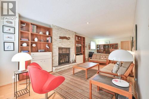 1995 Pitagora Court, Mississauga, ON - Indoor Photo Showing Living Room With Fireplace