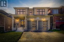 22 SAM BATTAGLIA CRESCENT  Georgina, ON L0E 1R0
