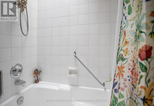 Main - 312 Cumberland Court, Oshawa (Donevan), ON - Indoor Photo Showing Bathroom