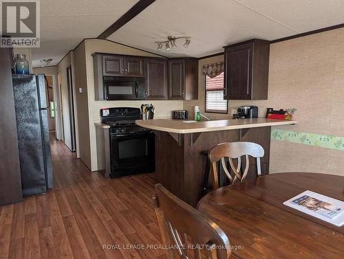 486 Cty Rd 18- 7 Beachview Lane, Prince Edward County (Athol Ward), ON - Indoor Photo Showing Kitchen