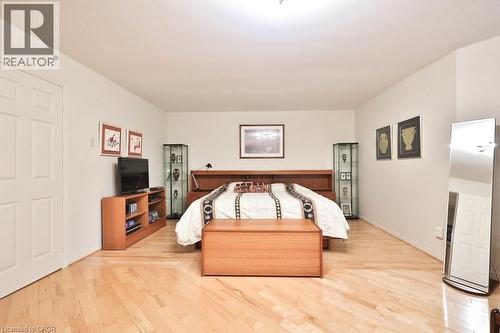 1995 Pitagora Court, Mississauga, ON - Indoor Photo Showing Bedroom