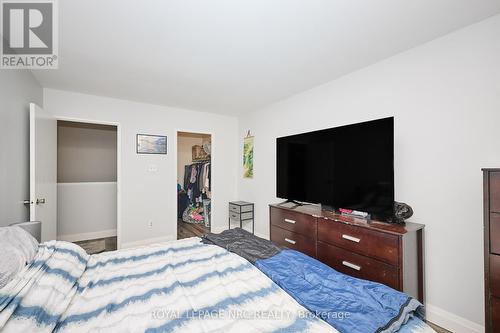 164 - 17 Old Pine Trail, St. Catharines (Carlton/Bunting), ON - Indoor Photo Showing Bedroom