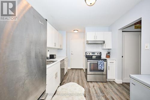 164 - 17 Old Pine Trail, St. Catharines (Carlton/Bunting), ON - Indoor Photo Showing Kitchen