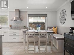 Kitchen eating are - 