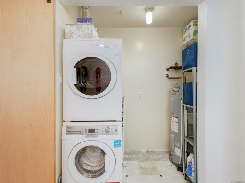 1303-1020 View St, Victoria, BC - Indoor Photo Showing Laundry Room