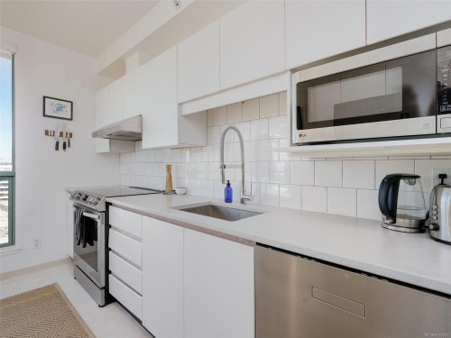 1303-1020 View St, Victoria, BC - Indoor Photo Showing Kitchen With Upgraded Kitchen