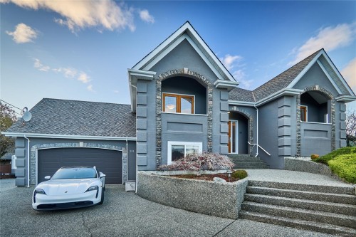 301 Mount Royal Pl, Nanaimo, BC 