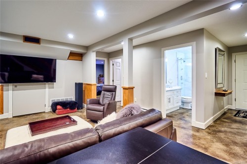 301 Mount Royal Pl, Nanaimo, BC 