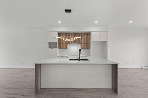 Cuisine - 13750 Rue Du Merlot, Mirabel, QC 