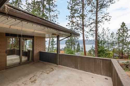 5090 Ash Road, Kelowna, BC - Outdoor