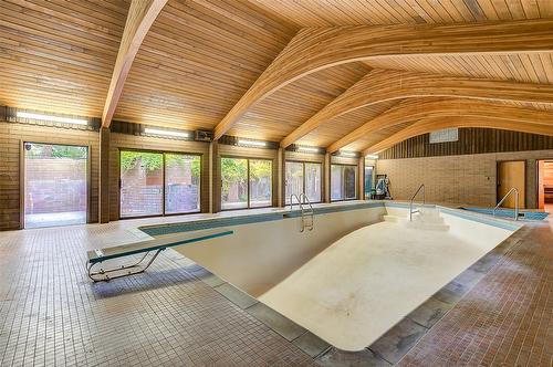 5090 Ash Road, Kelowna, BC - Indoor Photo Showing Other Room