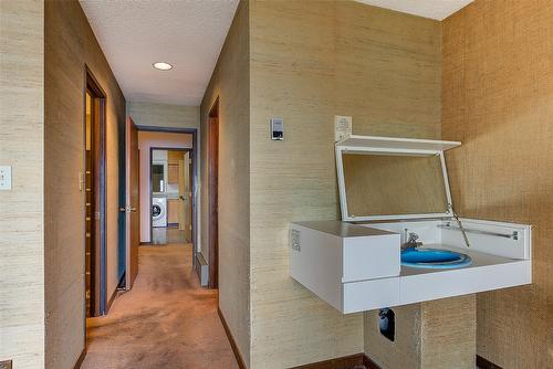 5090 Ash Road, Kelowna, BC -  Photo Showing Other Room