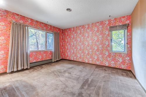 5090 Ash Road, Kelowna, BC - Indoor Photo Showing Other Room