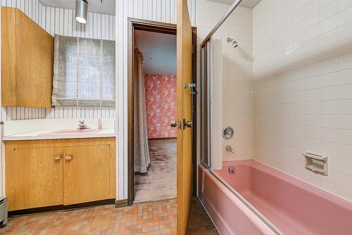 5090 Ash Road, Kelowna, BC - Indoor Photo Showing Bathroom