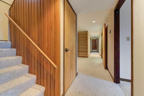 5090 Ash Road, Kelowna, BC - Indoor Photo Showing Other Room
