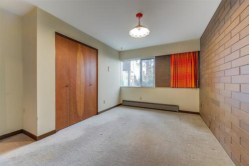 5090 Ash Road, Kelowna, BC - Indoor Photo Showing Other Room