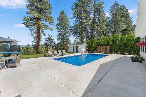 1180 Mission Ridge Road, Kelowna, BC - Outdoor With In Ground Pool