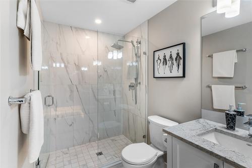 104-3475 Granite Close, Kelowna, BC - Indoor Photo Showing Bathroom