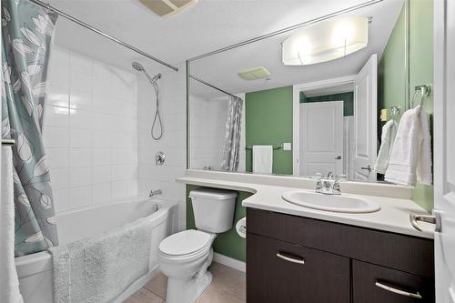 301-555 Yates Road, Kelowna, BC - Indoor Photo Showing Bathroom