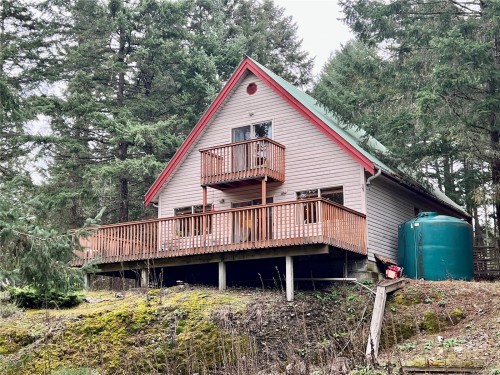 702 Charter Rd, Mayne Island, BC 