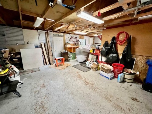 702 Charter Rd, Mayne Island, BC 