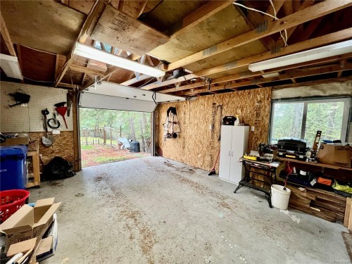 702 Charter Rd, Mayne Island, BC 