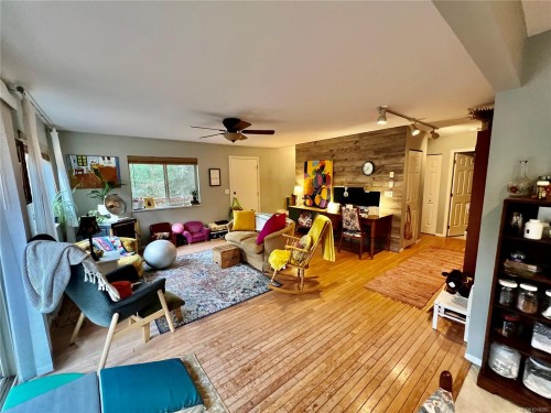 702 Charter Rd, Mayne Island, BC 