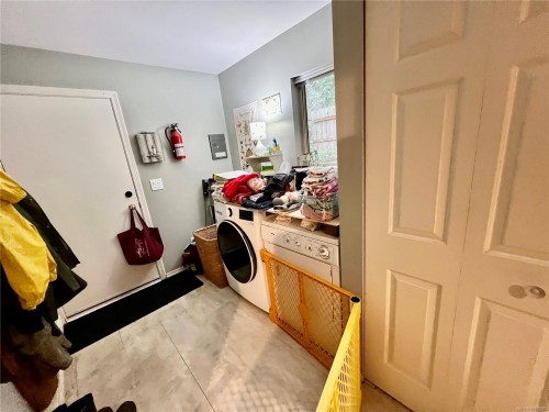 702 Charter Rd, Mayne Island, BC 