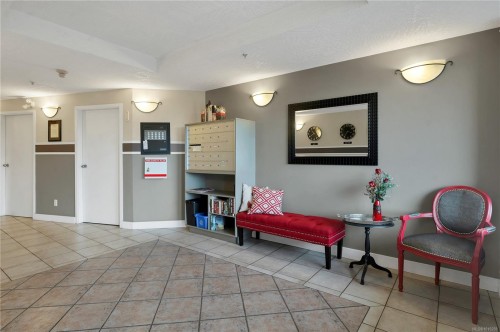 304-1350 Island Hwy South, Campbell River, BC - Indoor
