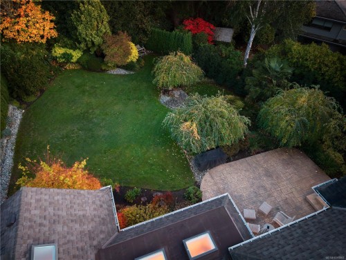 3721 Arbutus Ridge, Saanich, BC 