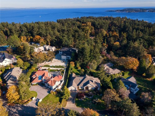 3721 Arbutus Ridge, Saanich, BC 