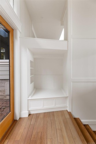 5055 Lochside Dr, Saanich, BC 