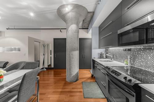 Kitchen - 201-765 Rue Bourget, Montréal (Le Sud-Ouest), QC - Indoor Photo Showing Kitchen