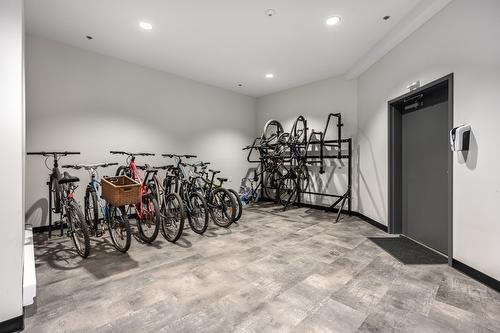 309-1880 Hugh Allan Drive, Kamloops, BC - Indoor