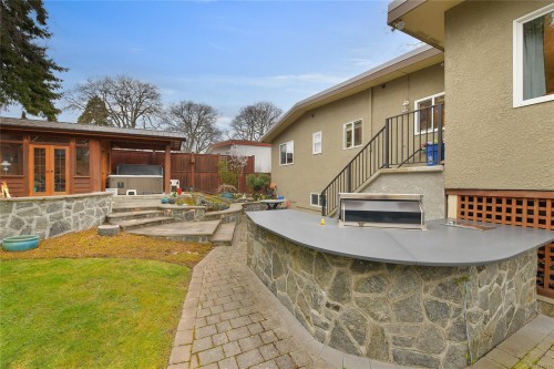 984 Brighton Cres, Victoria, BC 