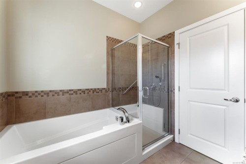 3-2449 Malaview Ave, Sidney, BC 