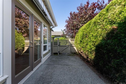 3-2449 Malaview Ave, Sidney, BC 