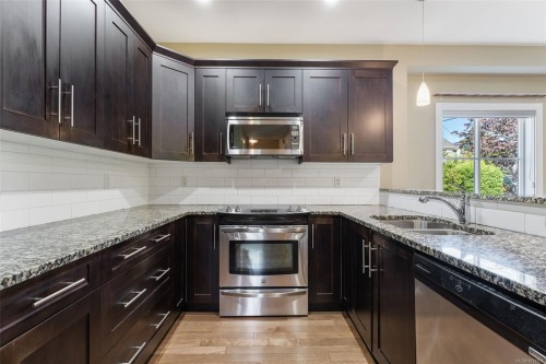 3-2449 Malaview Ave, Sidney, BC 