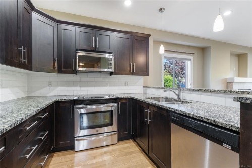 3-2449 Malaview Ave, Sidney, BC 