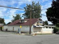 607 Coronation Ave  Duncan, BC V9L 2V1