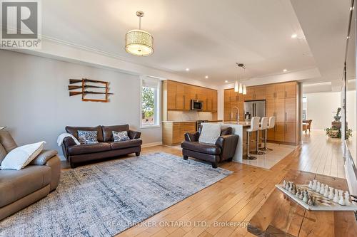 69 Donald Street, Ottawa, ON - Indoor Photo Showing Living Room