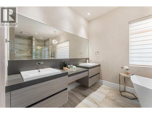 3460 Patsy Road, Kelowna, BC - Indoor Photo Showing Bathroom