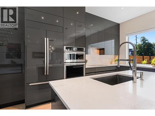 3460 Patsy Road, Kelowna, BC - Indoor Photo Showing Kitchen With Upgraded Kitchen