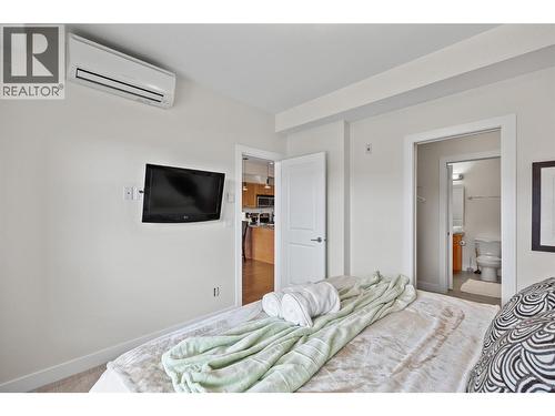 3211 Skyview Lane Unit# 411, West Kelowna, BC - Indoor Photo Showing Bedroom
