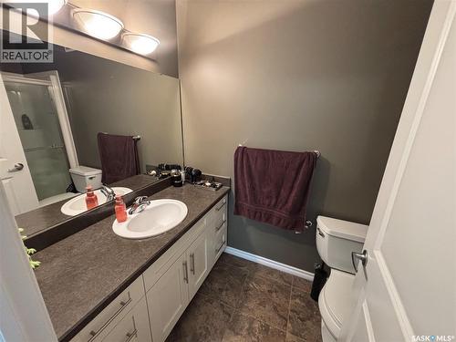 3 3225 Woodhams Drive E, Regina, SK - Indoor Photo Showing Bathroom
