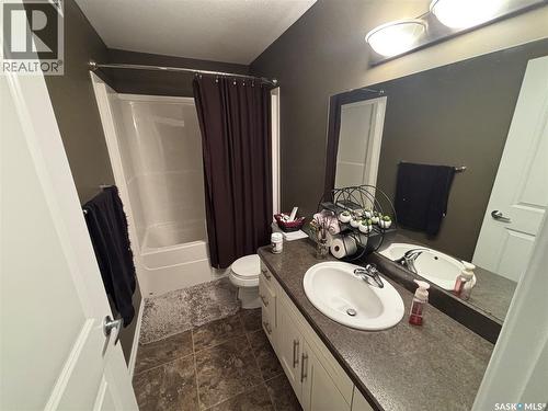 3 3225 Woodhams Drive E, Regina, SK - Indoor Photo Showing Bathroom