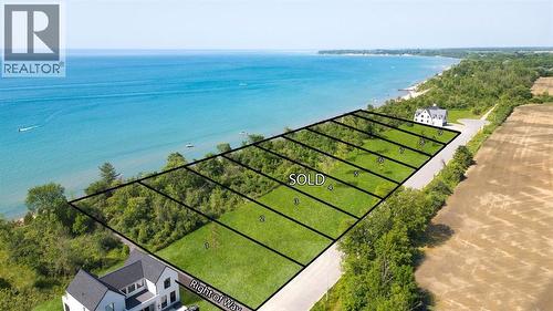 7069 Blue Coast Heights, Plympton-Wyoming, ON 